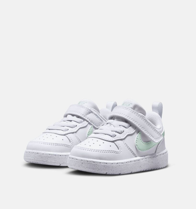 Nike Court Borough Low Baskets pour b&eacute;b&eacute; en Blanc pour filles, gar&ccedil;ons (373422)