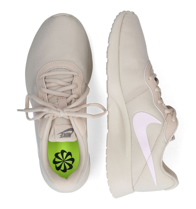 Nike Tanjun Refine Baskets en Beige pour femmes (316860)