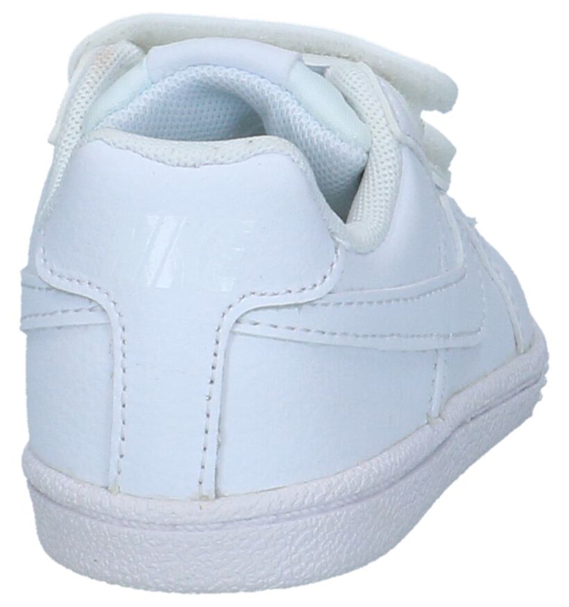 Nike Court Royale Baskets basses en Blanc en cuir (233455)