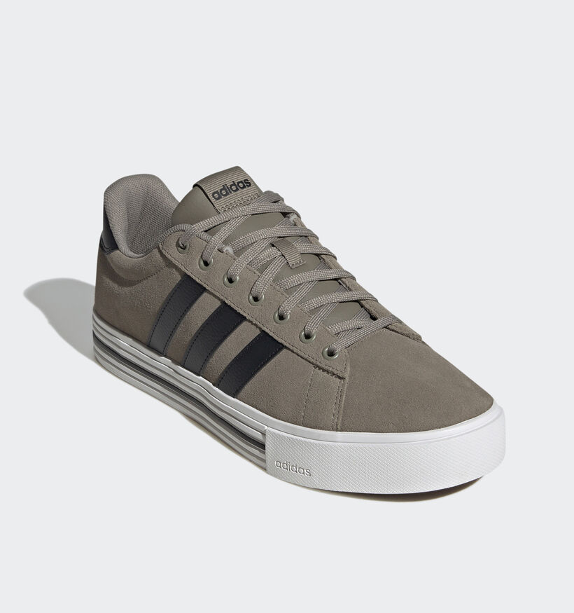 adidas Daily 4.0 Baskets en Gris pour garçons, hommes (348965)
