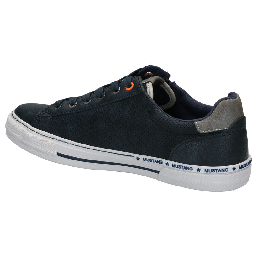 Mustang Chaussures basses en Bleu foncé en simili cuir (271185)