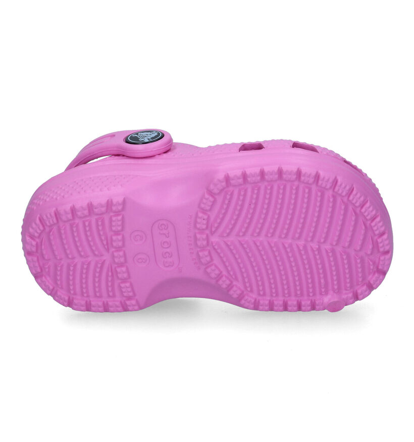 Crocs Classic Clog Nu-pieds en Fuchsia pour filles (307775)