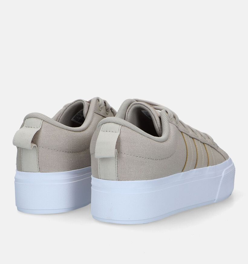 adidas Bravada 2.0 Platform Baskets en Taupe pour femmes (326272)