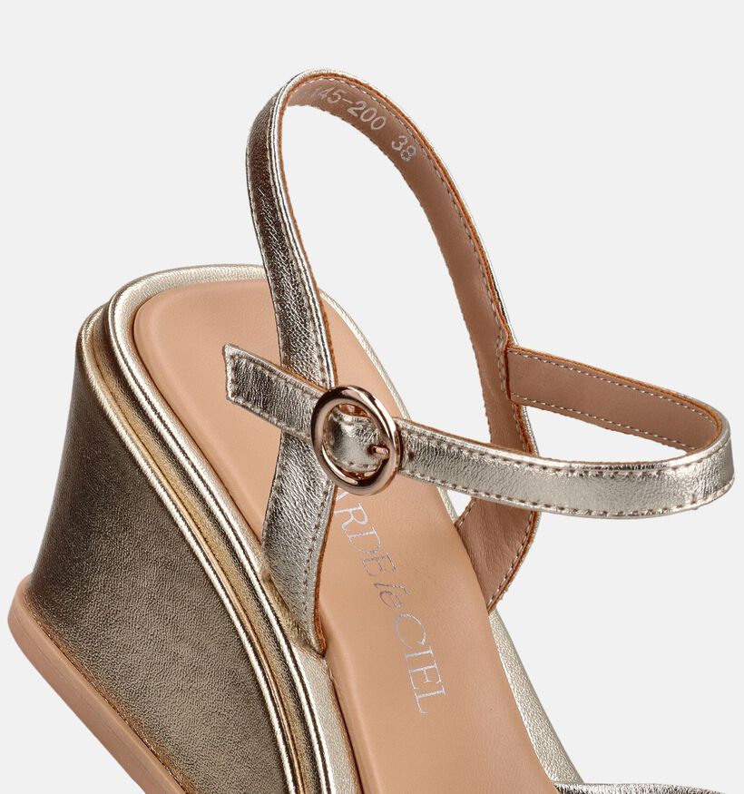 Regarde le Ciel Eshe Sandales compens&eacute;es en Or pour femmes (372979)