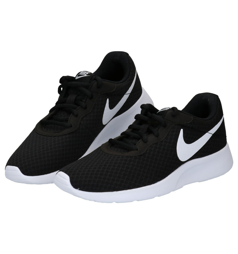 Nike Tanjun Baskets en Noir pour femmes (299457)