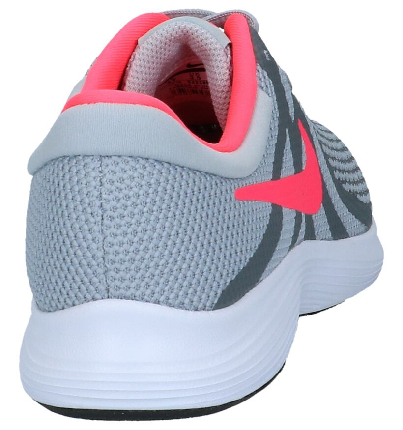 Nike Revolution Baskets basses en Gris clair en textile (222227)