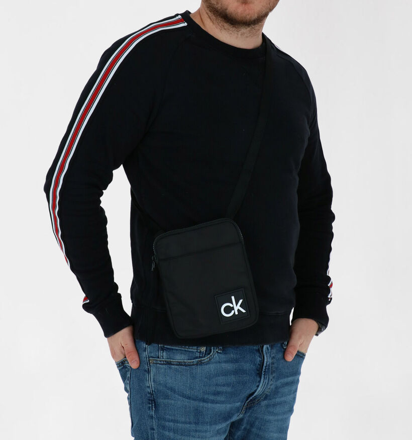 Calvin Klein Accessories Flat Pack S Sac porté croisé en Noir en textile (280461)