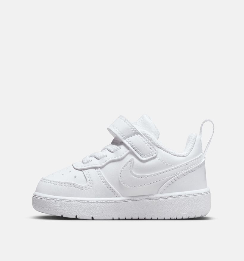 Nike Court Borough Low Baskets pour b&eacute;b&eacute; en Blanc pour gar&ccedil;ons, filles (367324) - pour semelles orthop&eacute;diques