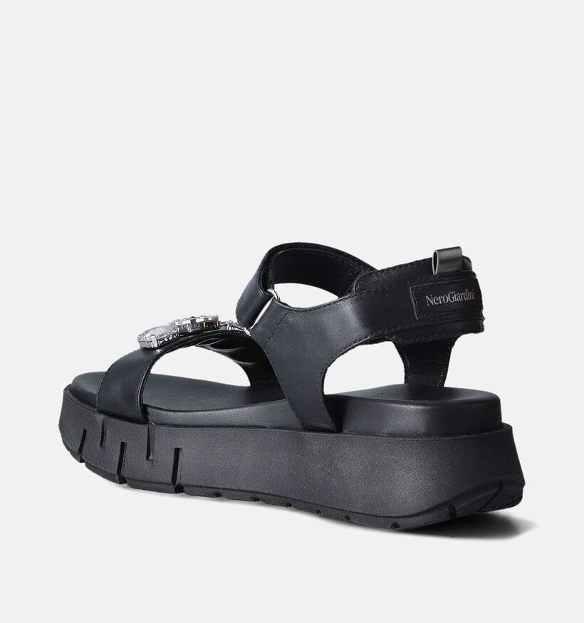 NeroGiardini Zwarte Sandalen met plateauzool voor dames (355983)