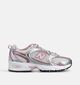 New Balance 530 Metallic Baskets en Argent/Rose pour femmes (366308) - pour semelles orthop&eacute;diques
