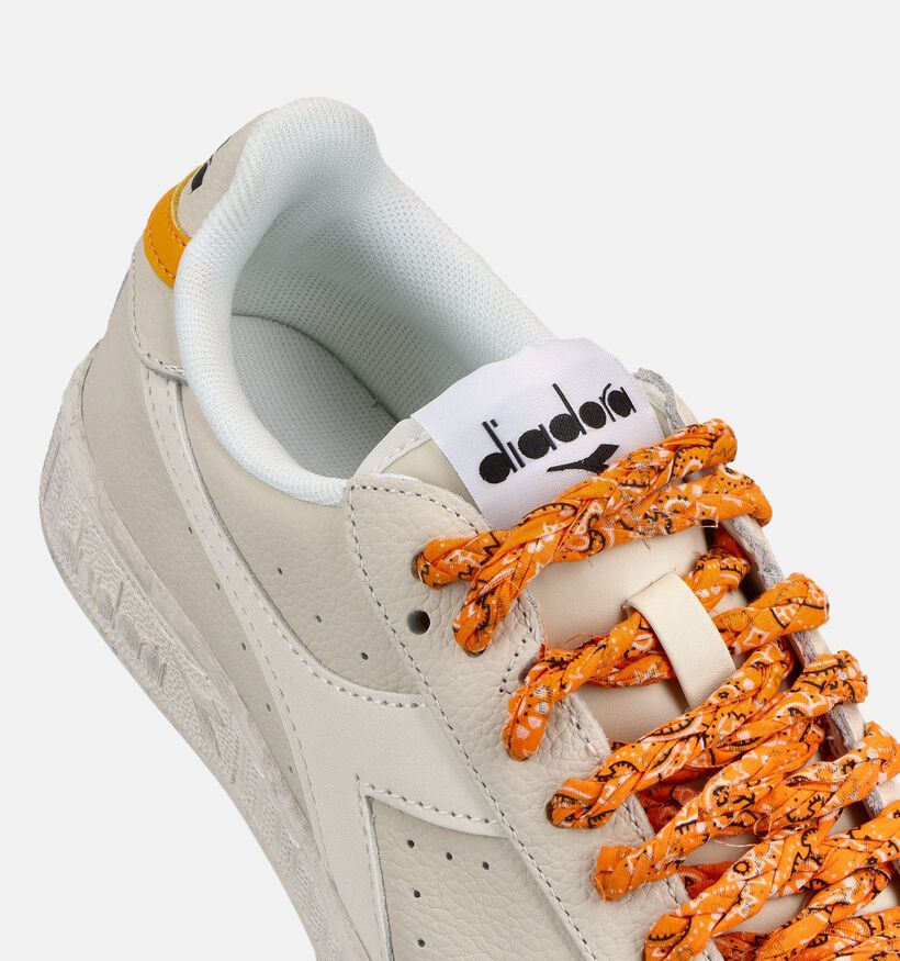 Diadora Game Low Waxed Paisley Baskets en Ecru pour femmes (369035)