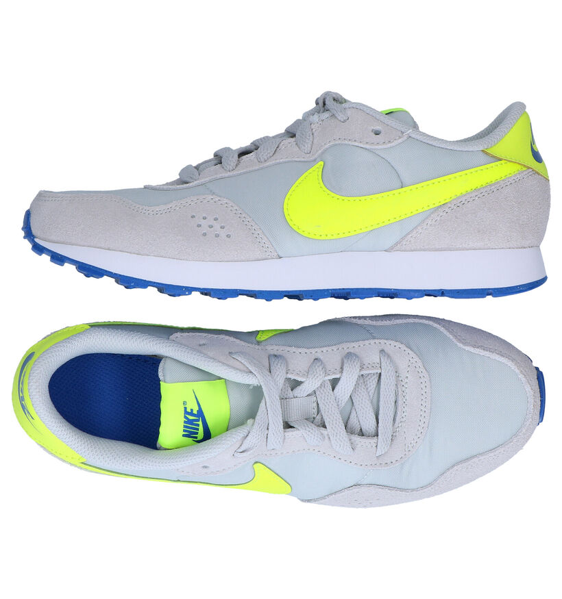 Nike MD Valiant Baskets en Blanc pour filles, garçons (319515) - pour semelles orthopédiques