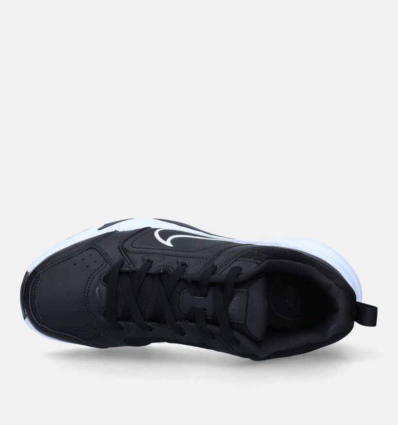 Nike Defy All Day Baskets en Blanc pour hommes (332318)