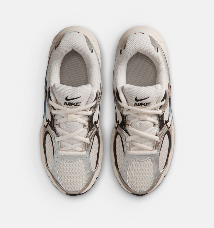 Nike V5 RNR Phantom Baskets basses en Blanc/Marron fonc&eacute; pour filles, gar&ccedil;ons (373448)