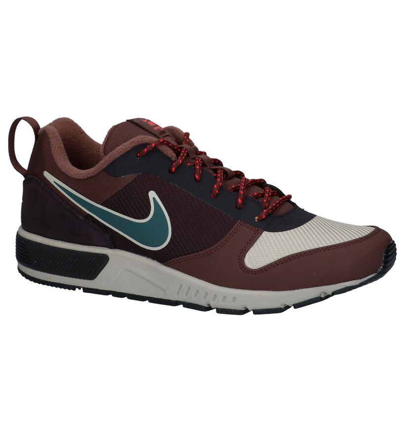 Paarse Nike Nightgazer Trail Lage Sneakers in daim (233342)