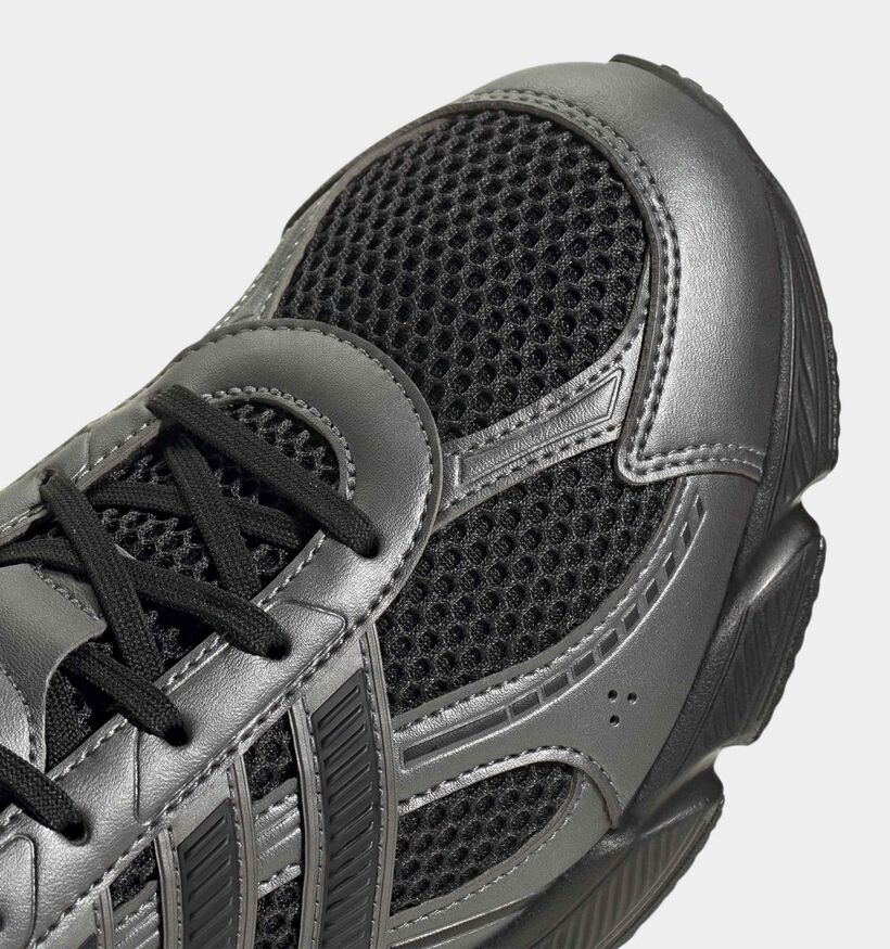 adidas Technochaos Baskets basses en Noir pour hommes (366874) - pour semelles orthop&eacute;diques