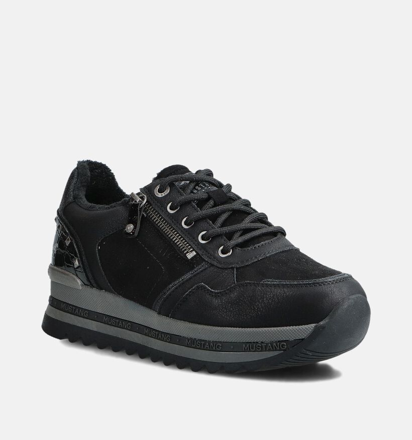 Mustang Chaussures à lacets en Noir pour femmes (363707)