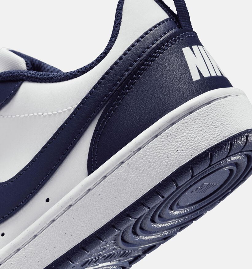 Nike Court Borough Low Baskets en Blanc/Bleu fonc&eacute; pour filles, gar&ccedil;ons (367268) - pour semelles orthop&eacute;diques
