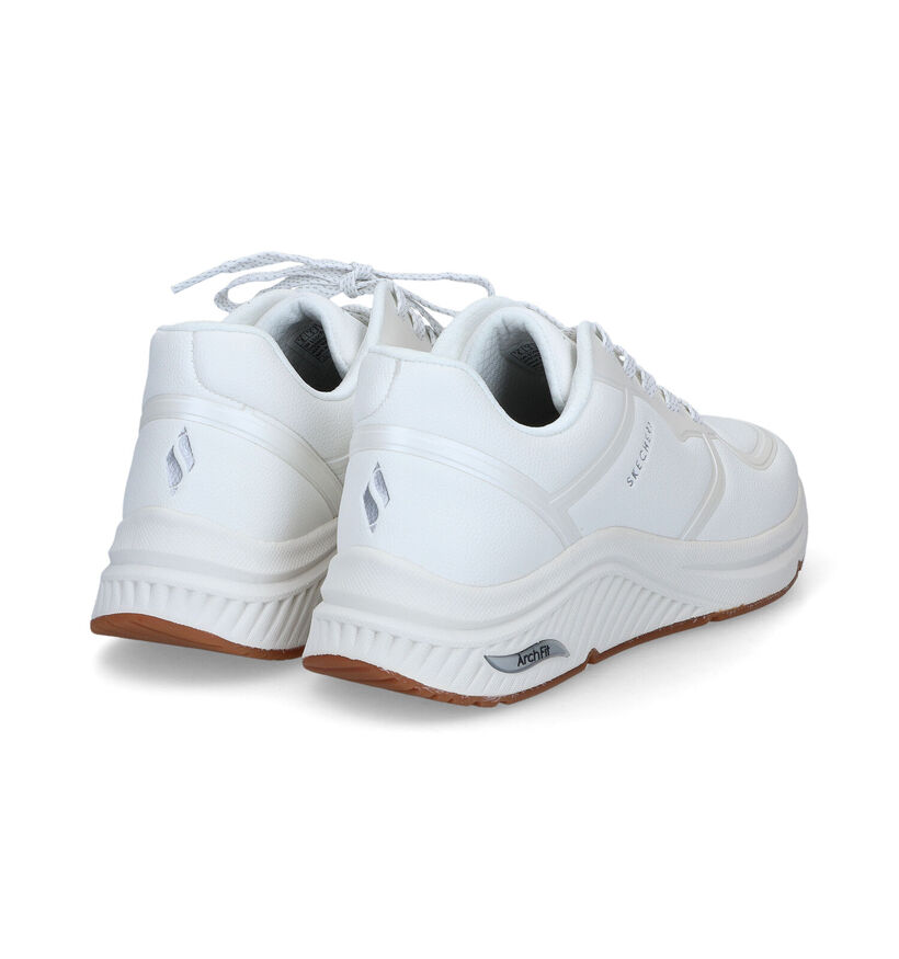 Skechers Arch Fit Baskets en Blanc pour femmes (318168) - pour semelles orthopédiques