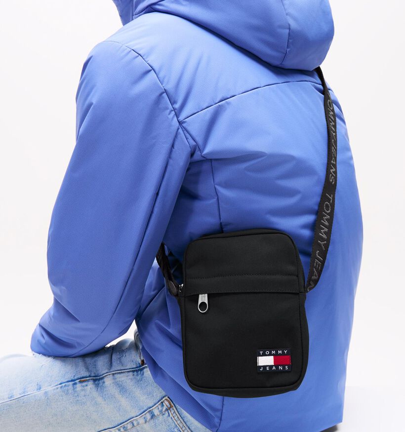 Tommy Hilfiger Daily Reporter Sac port&eacute; crois&eacute; en Noir pour hommes (375199)