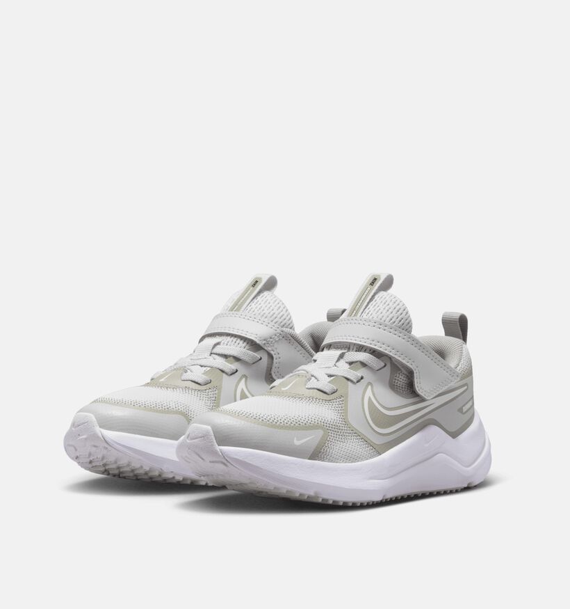 Nike Cosmic Runner Lichtgrijze Sneakers voor jongens (373436)