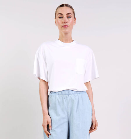 Ador&eacute; T-shirts Wit