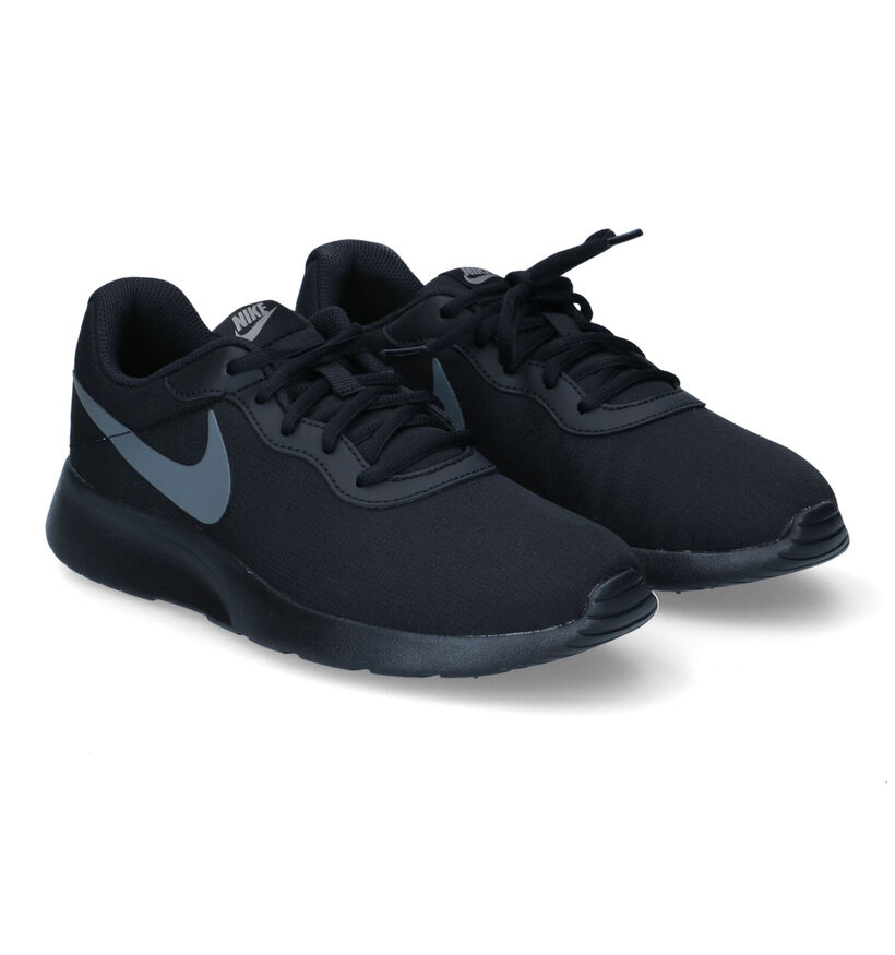 Nike Tanjun Refine Baskets en Noir pour femmes (316859) - pour semelles orthopédiques