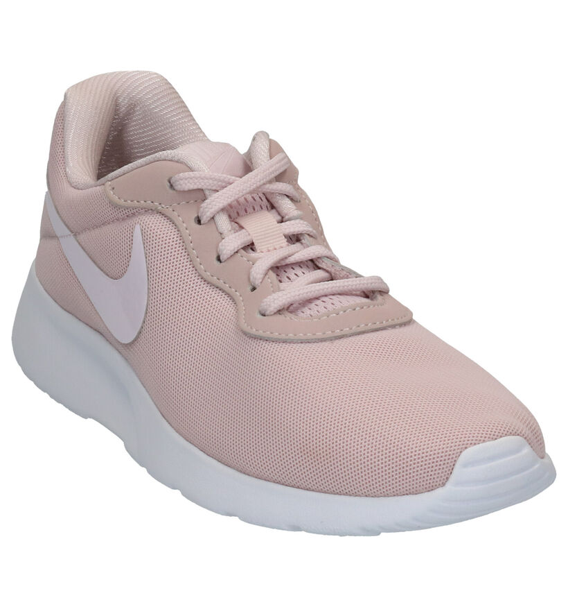 Nike Tanjun Zwarte Sportschoenen voor dames (299457)