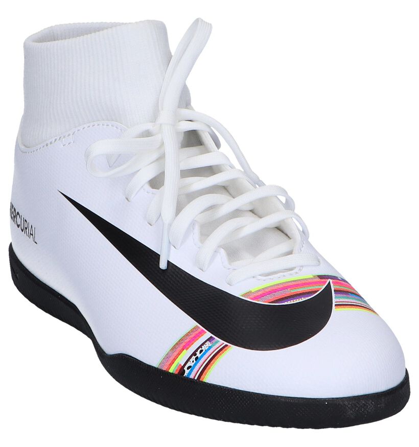 Nike Chaussures de foot en Blanc en simili cuir (250400)