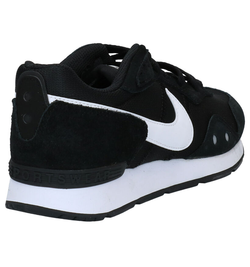 Nike Venture Runner Baskets en Noir pour femmes (332422)