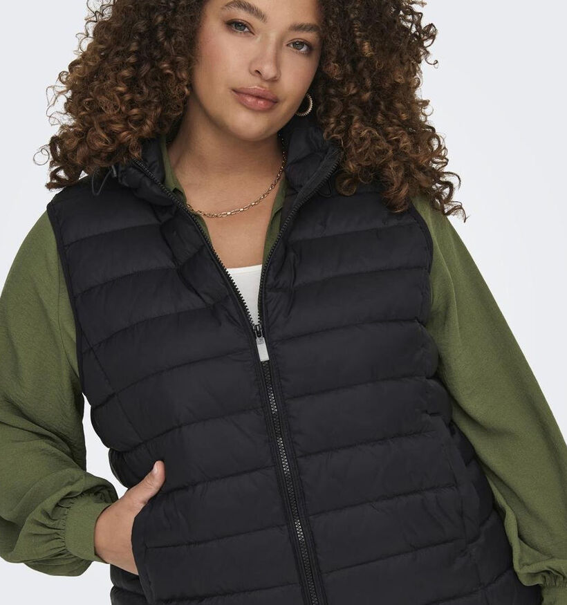 ONLY Carmakoma New Tahoe Zwarte Korte gewatteerde bodywarmer voor dames (351421)