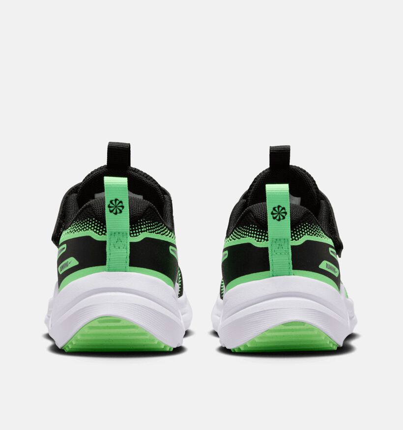 Nike Cosmic Runner Baskets basses en Vert pour gar&ccedil;ons (377298)