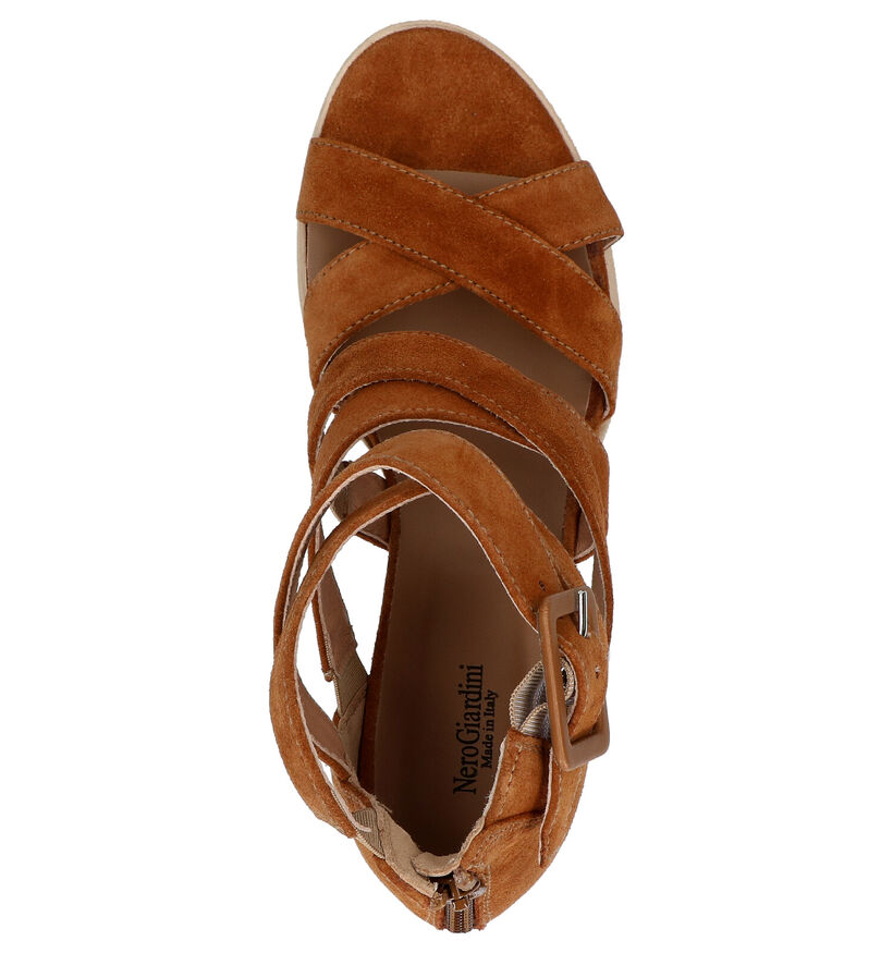 NeroGiardini Cognac Sandalen in nubuck (274332)