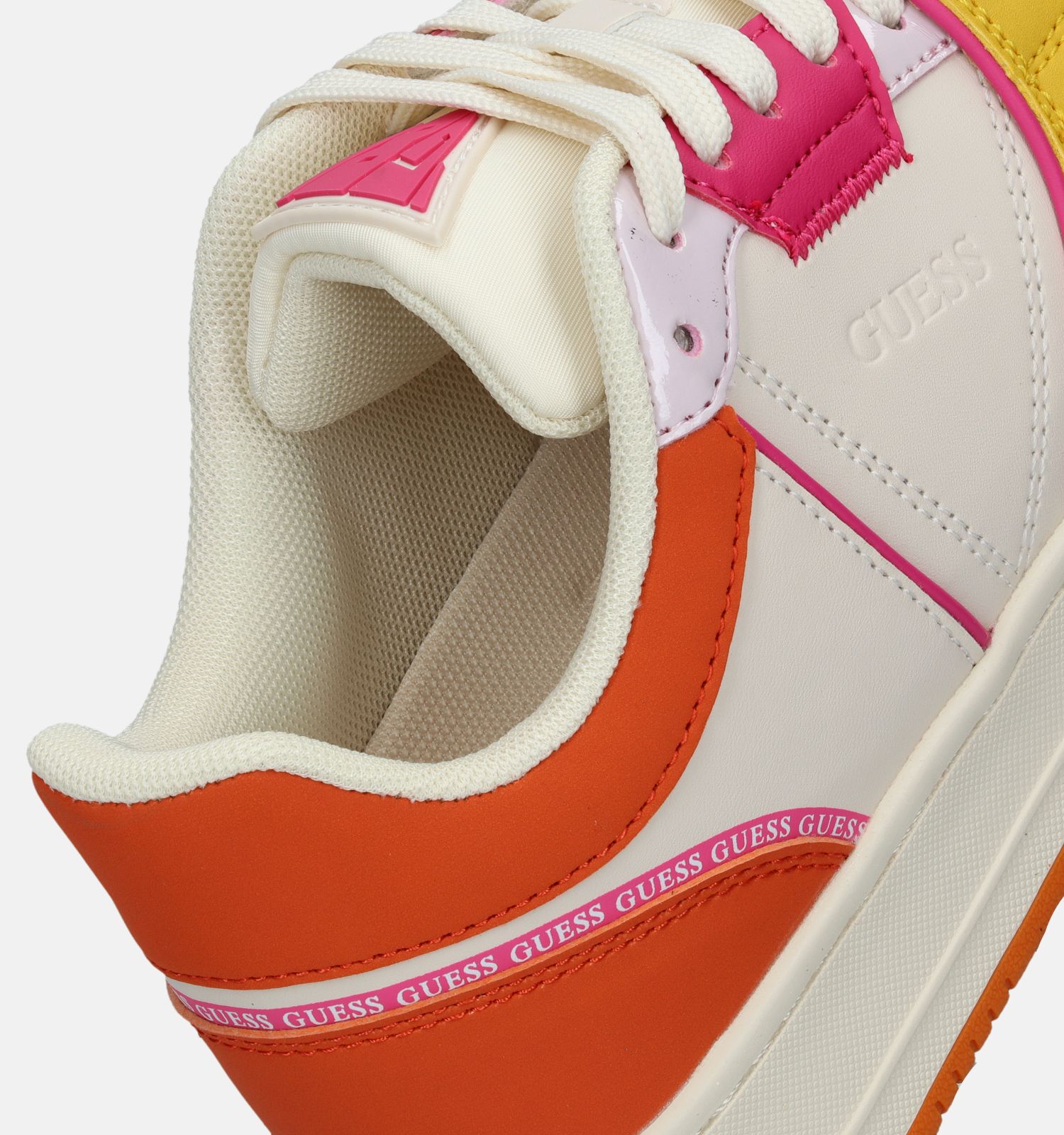 Guess Ancie Beige Sneakers Dames Sneakers Online op TORFS.BE