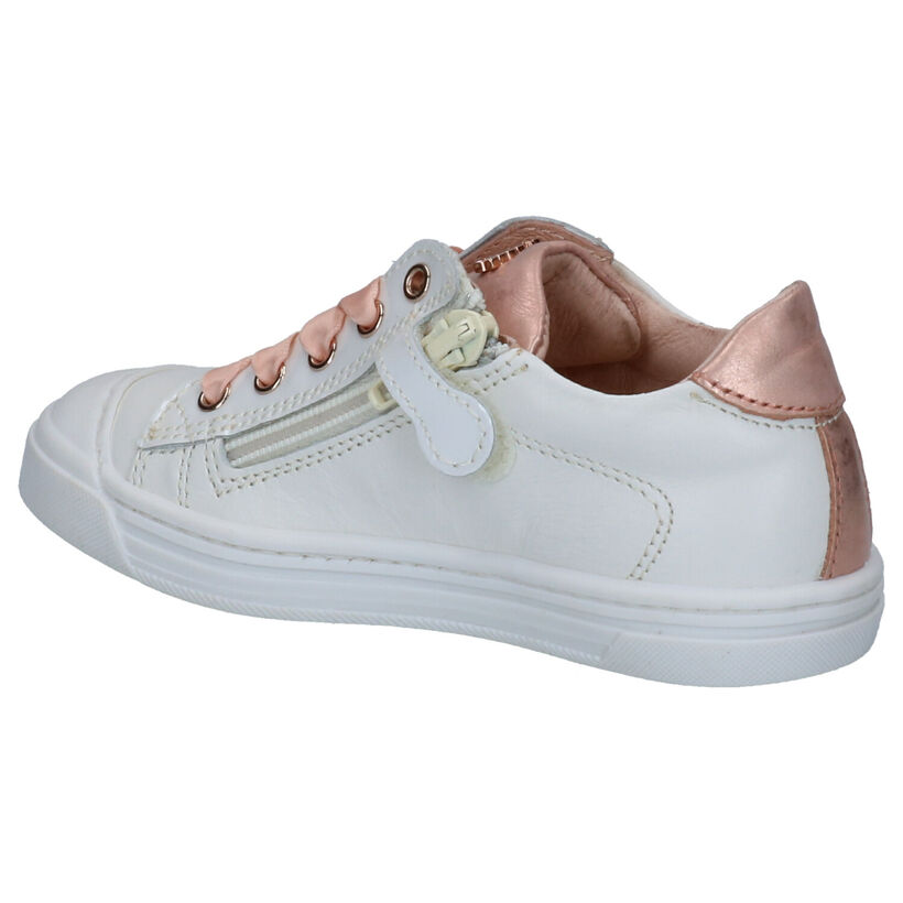 STONES and BONES Chaussures basses en Blanc en cuir (267249)