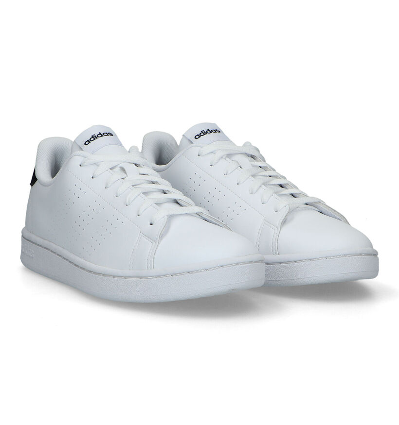 adidas Advantage Baskets en Blanc pour hommes (324921)