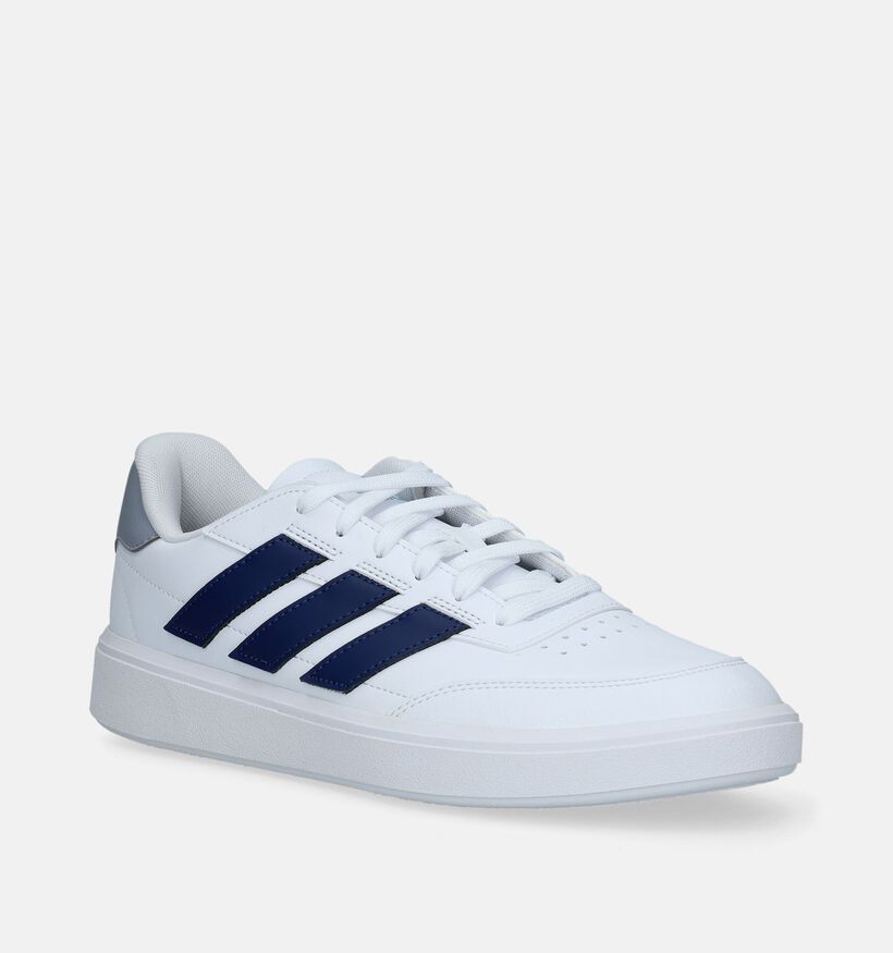 adidas Courtblock Baskets en Blanc pour hommes (341483)