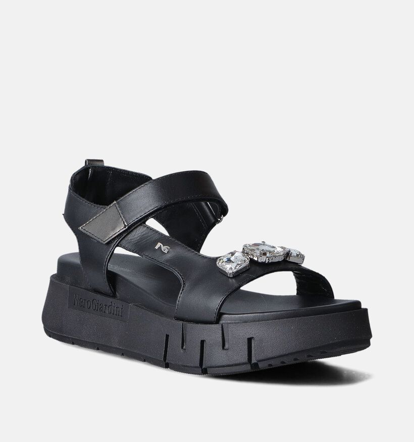 NeroGiardini Zwarte Sandalen met plateauzool voor dames (355983)
