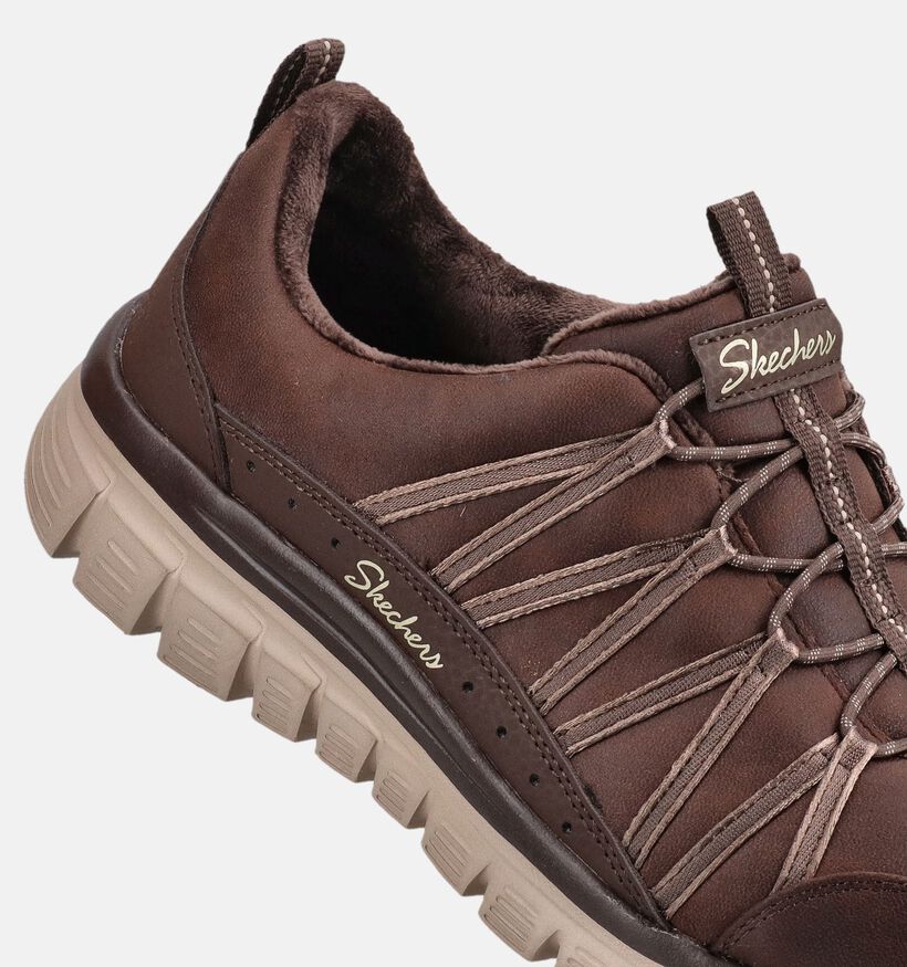 Skechers Graceful Cozy Hug Donkerbruine Sneakers voor dames (376928)