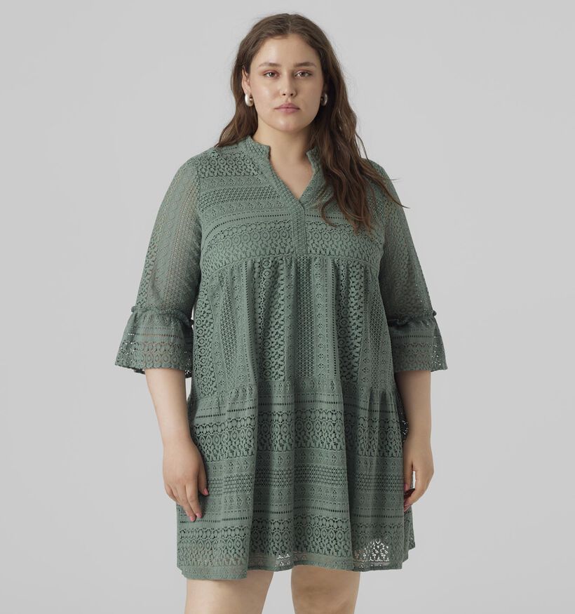 Vero Moda Curve Honey Lace Robe mi-longue en Vert pour femmes (375027)