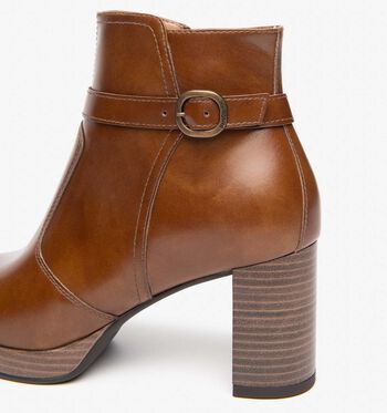 NeroGiardini Enkellaarsjes Cognac