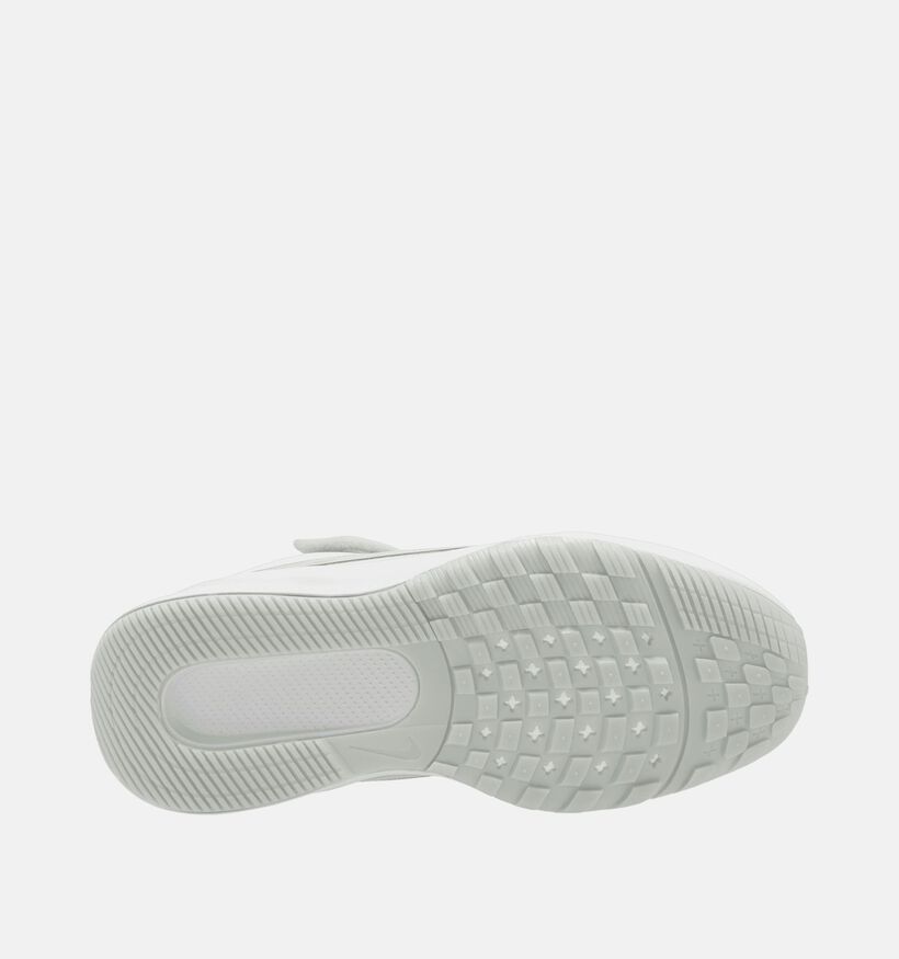 Nike Star Runner Baskets basses en Blanc pour filles (373055) - pour semelles orthop&eacute;diques