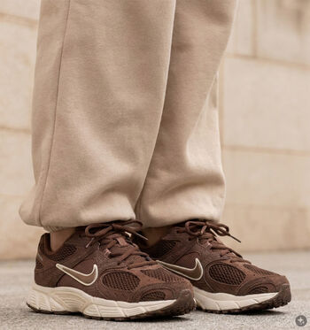 Nike V5 RNR Low Sneakers Chalk/ Chalk/ Shimmer/ Vachetta Tan/Cacao Wow/ Cacao Wow/ Infinite Sable
