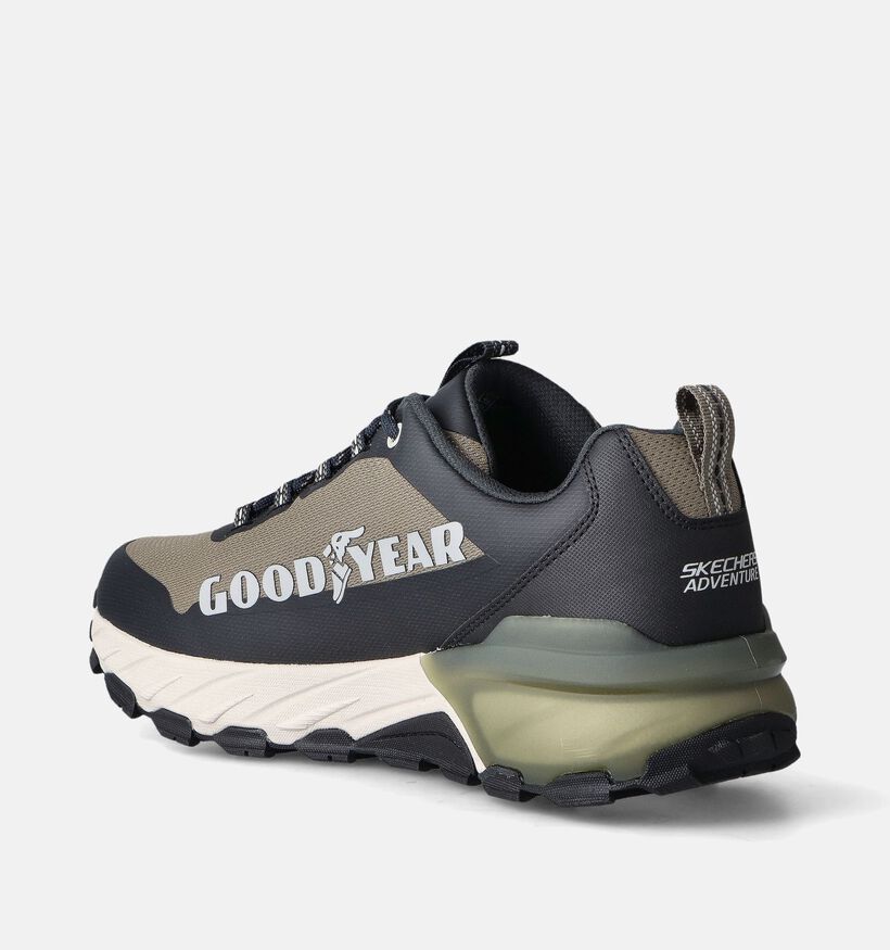 Skechers Max Protect Fast Track Zwarte Wandelschoenen voor heren (351880)