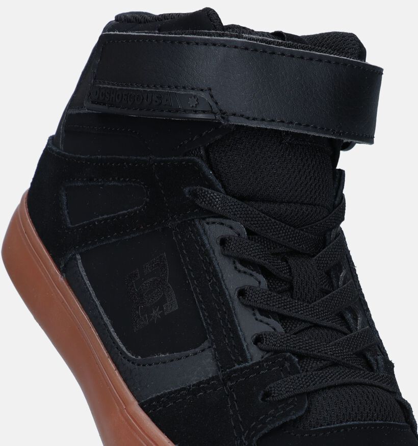 DC Shoes Pure High Top Baskets de skate en Noir pour garçons (326850)