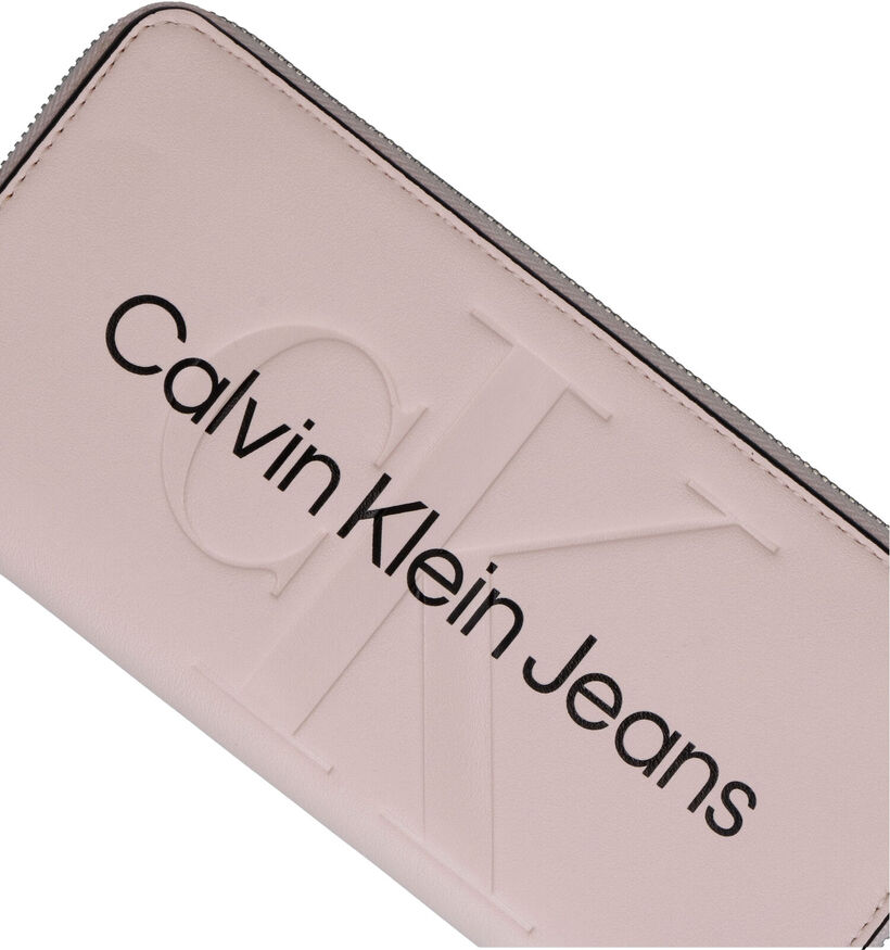 Calvin Klein Sculpted Mono Porte-monnaie zippé en Écru pour femmes (327718)