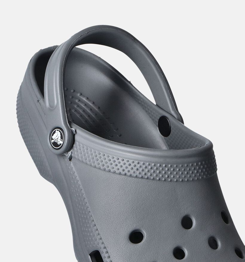 Crocs Classic Nu-pieds en Gris pour hommes (354139)