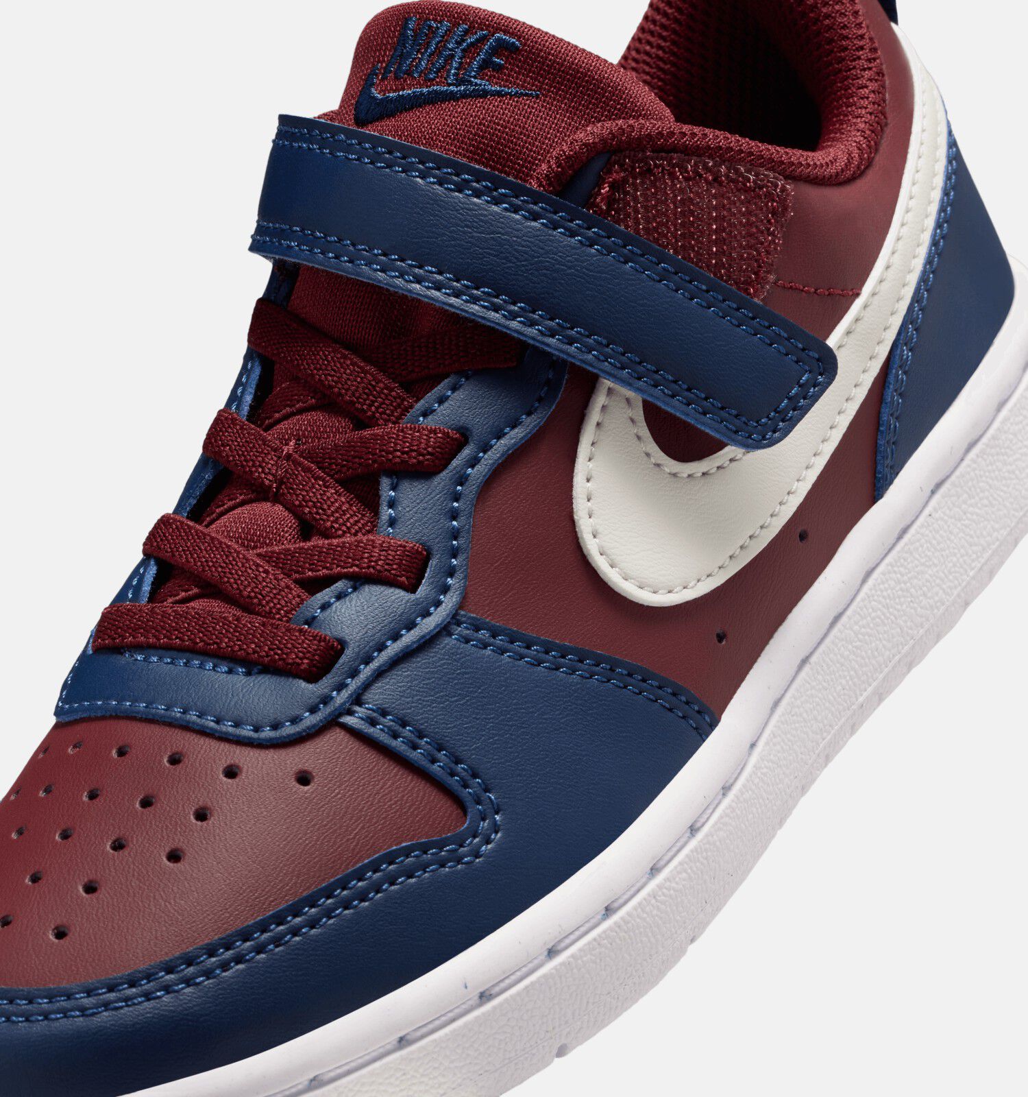 intersport nike court borough mid