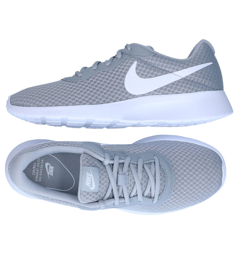 Nike Tanjun Zwarte Sneakers voor heren (309098)