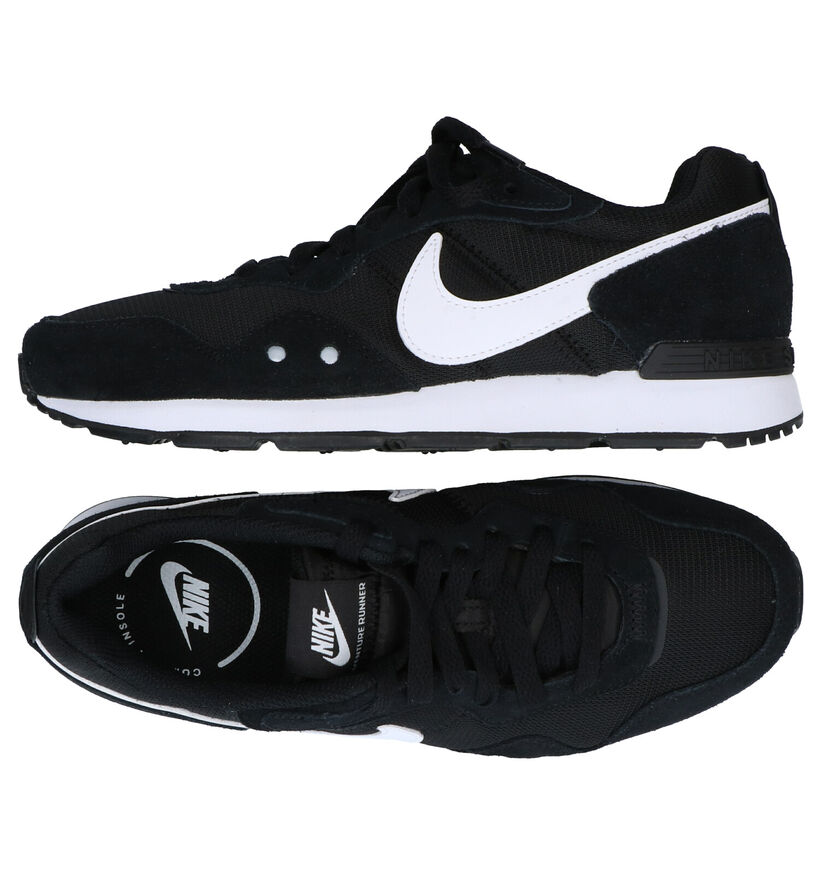 Nike Venture Runner Baskets en Blanc pour femmes (332424)